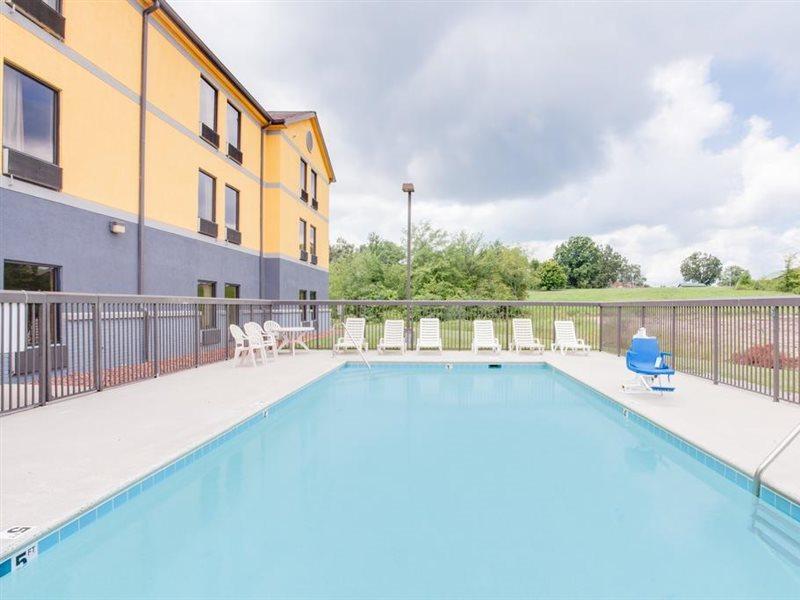 Super 8 By Wyndham Crossville Tn מראה חיצוני תמונה